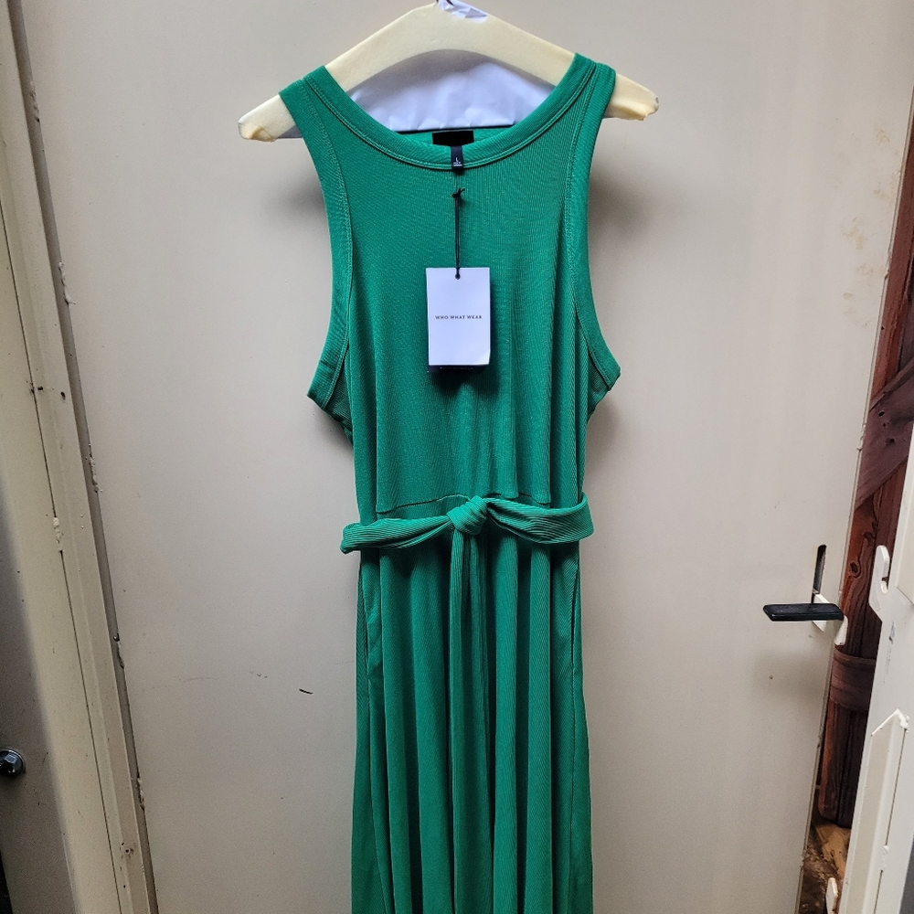Sleevless Kelly Green Dress